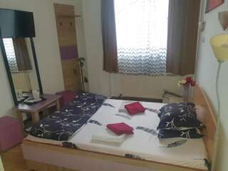 Мотели Pensiunea Old Sheriff Бистрица Двухместный номер с 2 отдельными кроватями-4